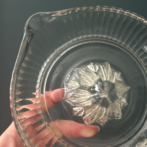 Beautiful Crystal Juicer HEAVY No Cracks Vintage Kitchen Gadgets - Picture 4 of 5